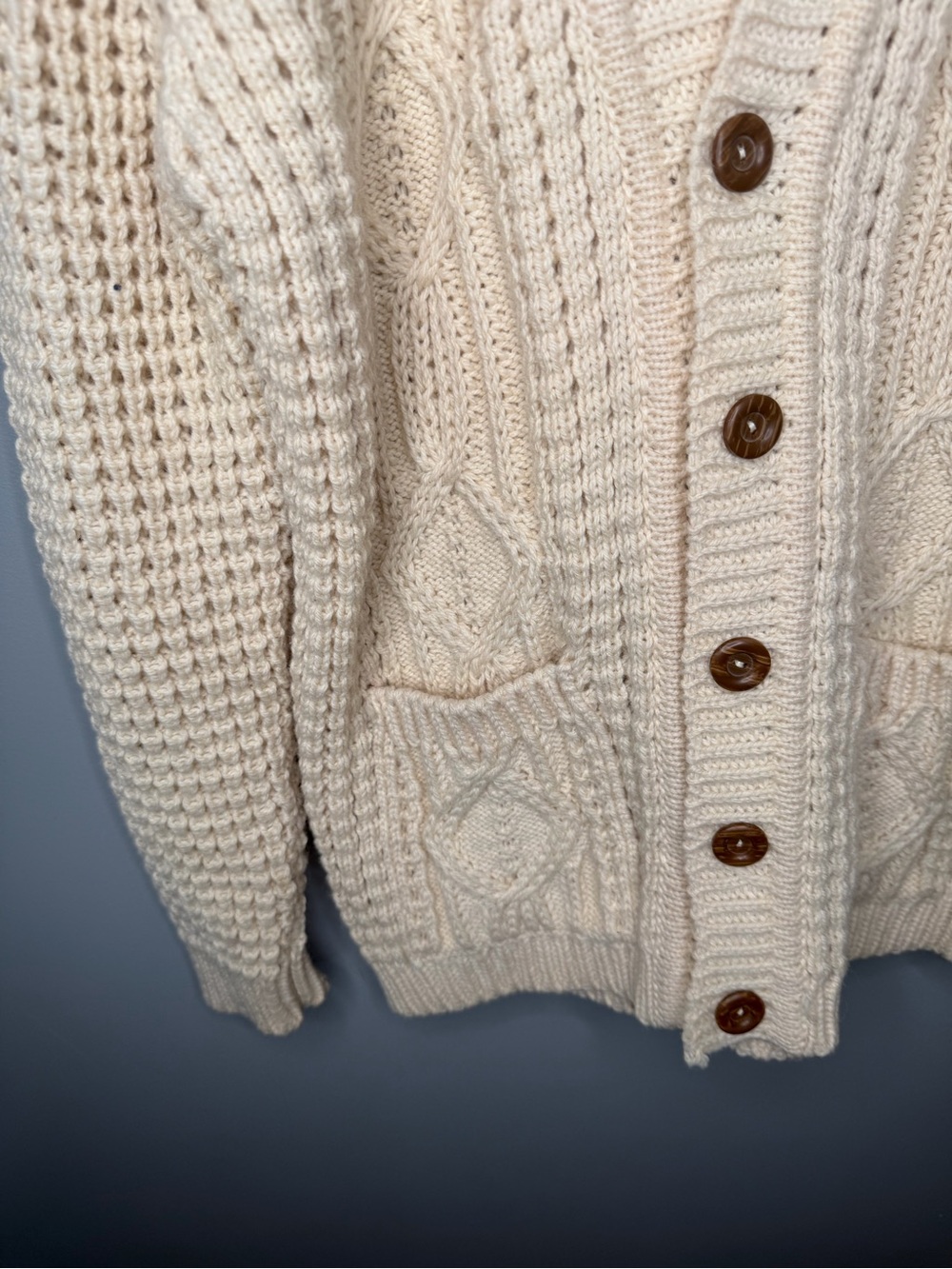 Gaeltarra Vintage Aran Irish Handloomed Pure Wool Fisherman Cardigan Sweater - Picture 4 of 9